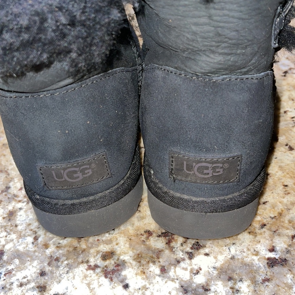 UGG Mini Bailey Button - Picture 3 of 8